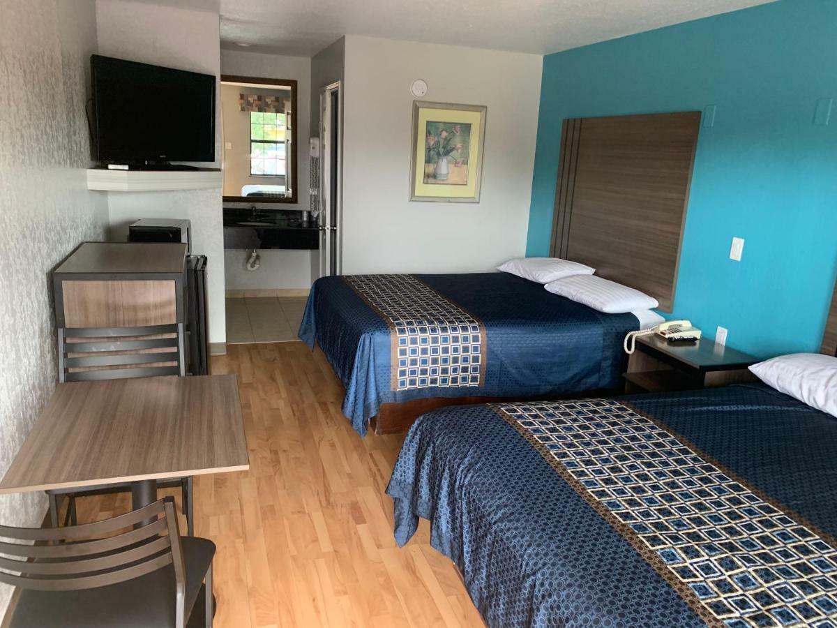 Relax Inn Брайън Екстериор снимка